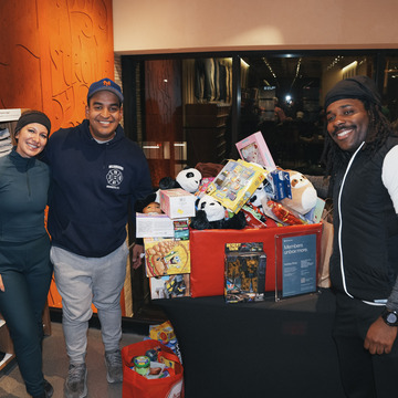 Monday Night Run Club Toy Drive photo 5